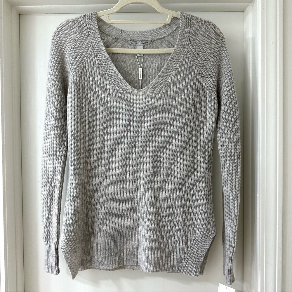 NWT Autumn Cashmere Gray Fog V-Neck Knit Sweater, Size Extra Small